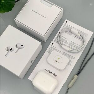 Apple AirPods Pro with White Charging Case